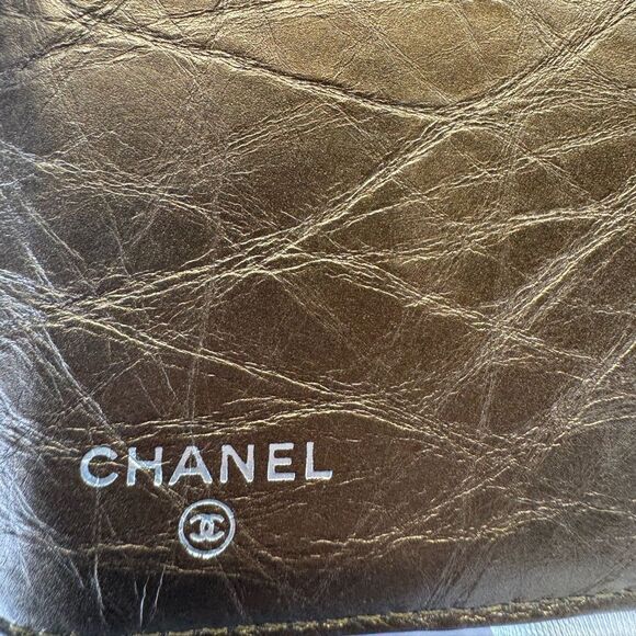CHANEL Metallic Aged Calfskin Quilted Reissue Yen Wallet Bronze - Picture 10 of 14